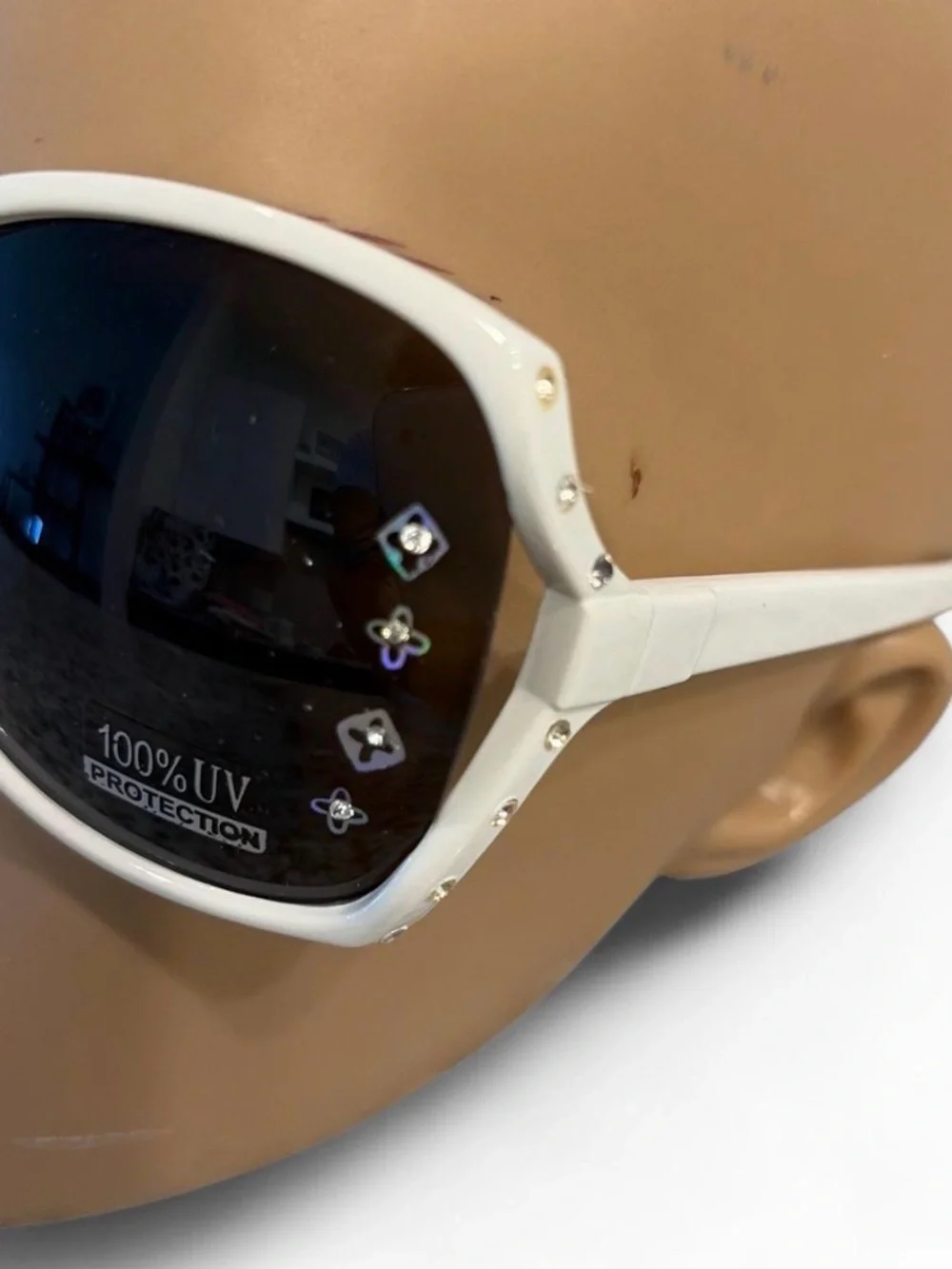 NWT White Oversized Women's Sunglasses with Dark Lenses 100% UV protection NWT